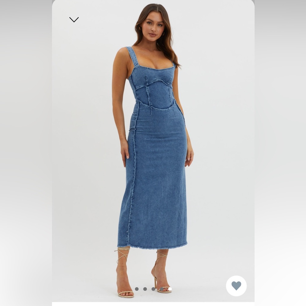 NWT Shenae raw edge bodycon denim dress